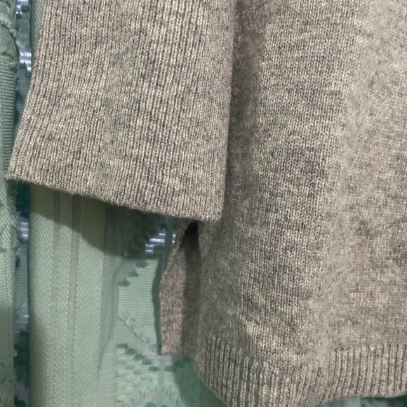 Womens TALBOTS Small Cashmere Sweater - Picture 4 of 4